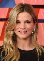 Sylvia Hoeks