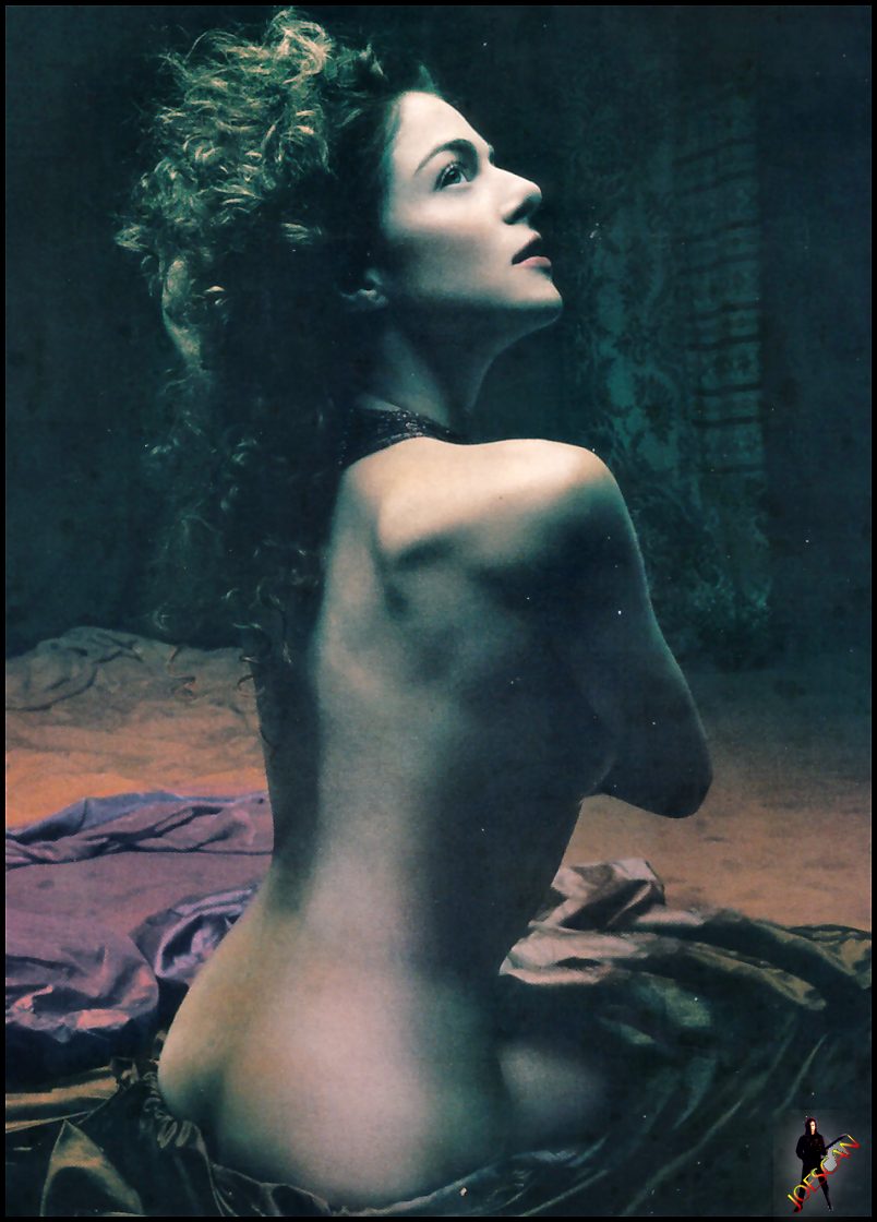 Claudia Gerini naked pics. 